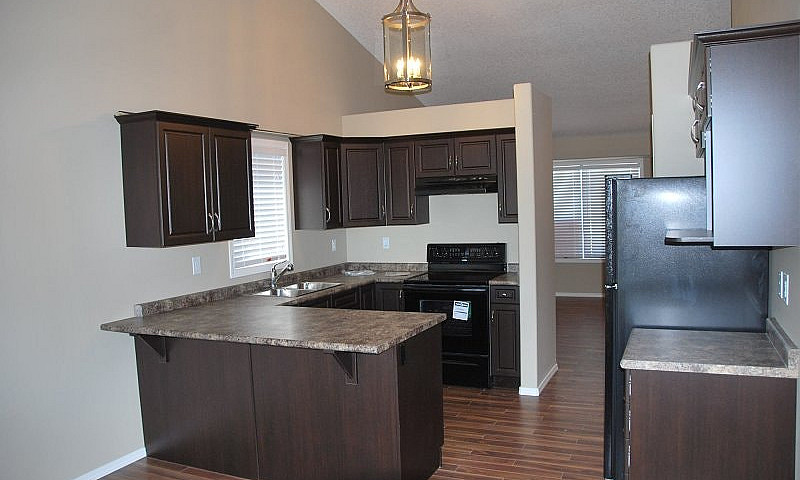 3 Bdrm Suite In Ston...