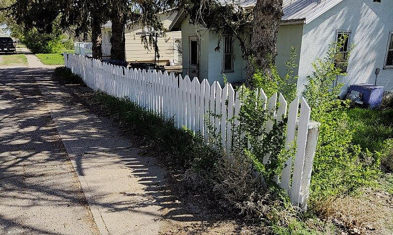 House In Herbert, Sk...
