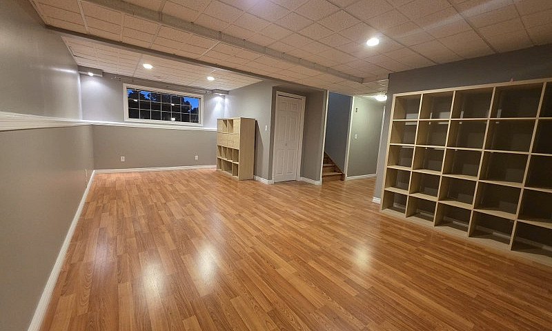 5 Beds 2 Baths House...