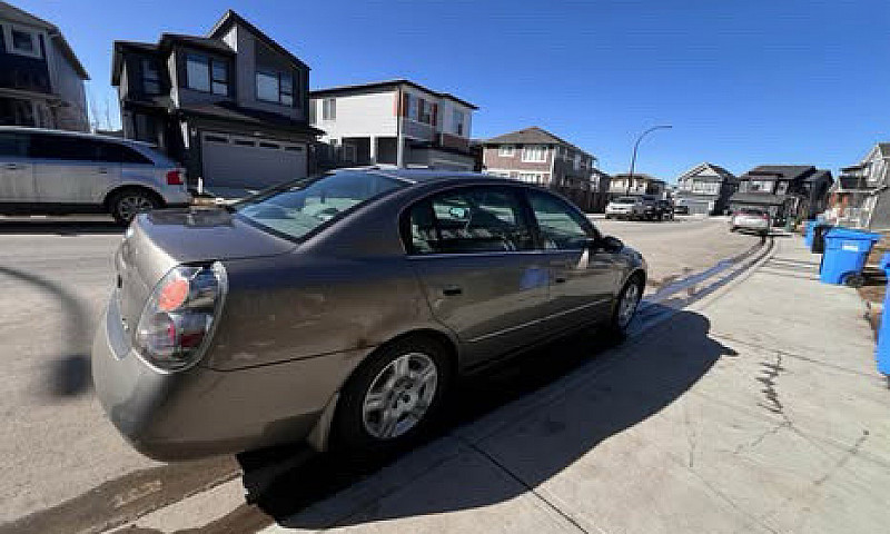 2003 Nissan Altima...