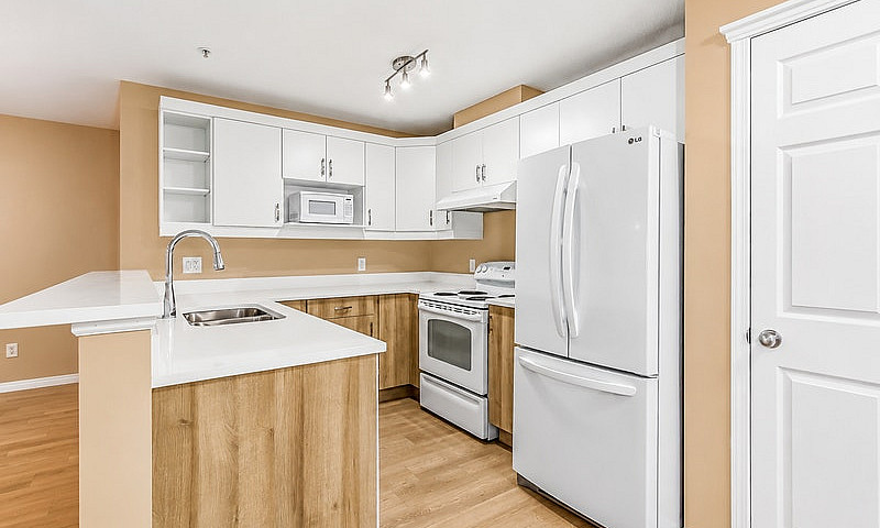 2 Bed 2 Bath + Den C...