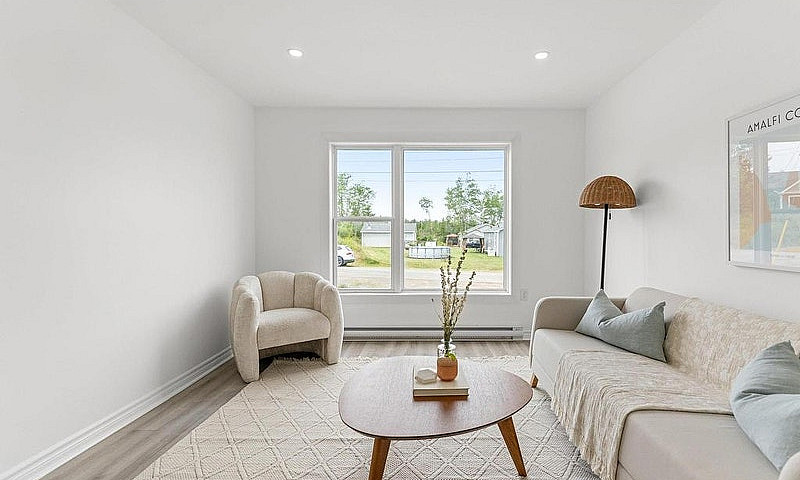 3 Bed, 2.5 Bath Town...
