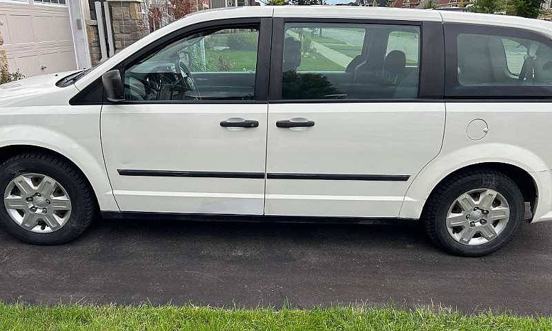 2011 Dodge Grand Car...