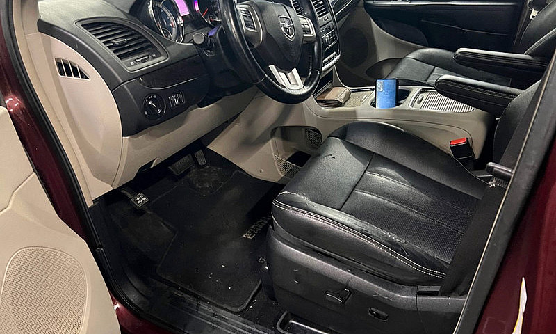  2017 Dodge Caravan...