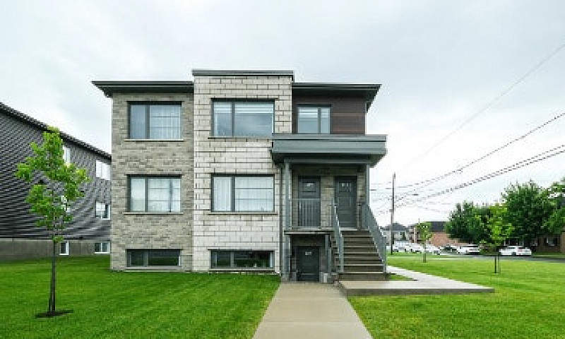 Triplex À Vendre...