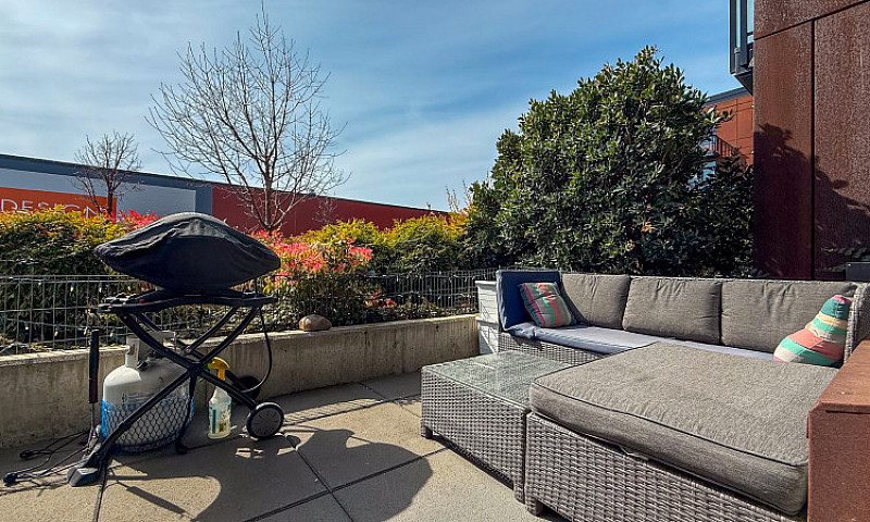 Condo For Sale  - Do...