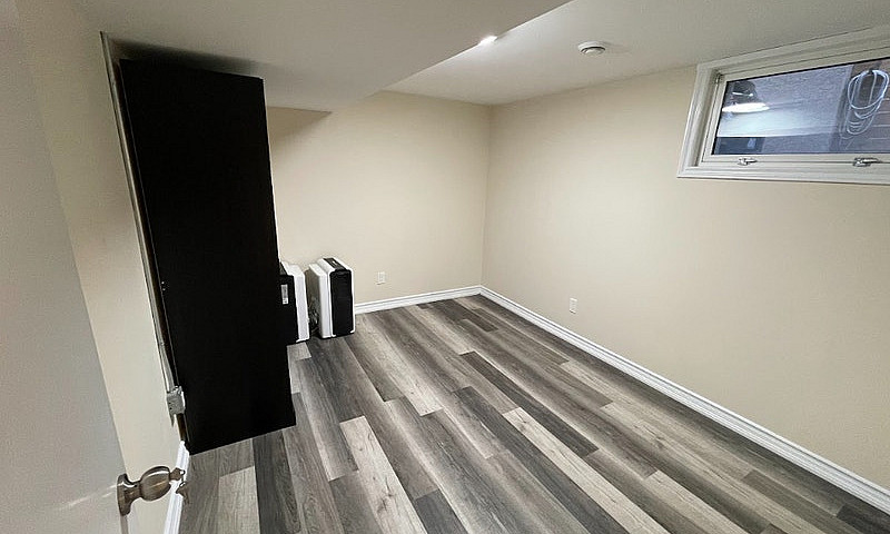 Renovated 2 Bedroom ...
