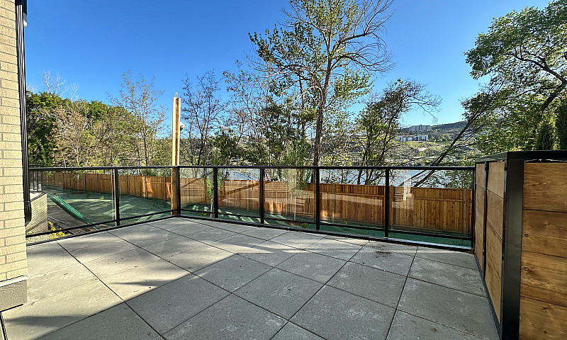 2 Bed 2 Brand New Ri...