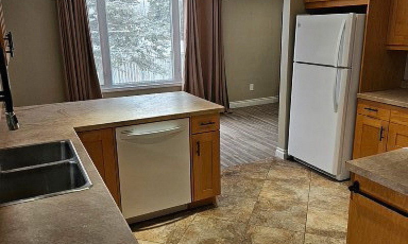 3 Bed 1.5 Bath Apart...