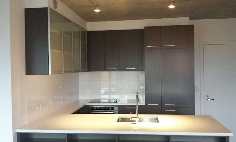 Condo 3 1/2 Lowney G...