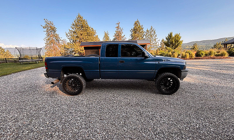 2002 Dodge 2500...