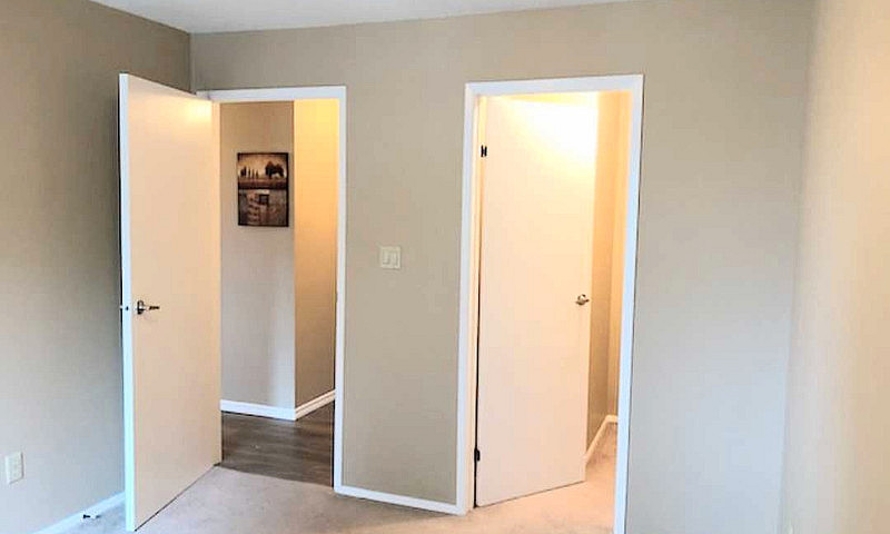 2 Bedroom Condo: Ken...
