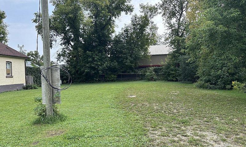 66’ X 99’ Lot In Por...