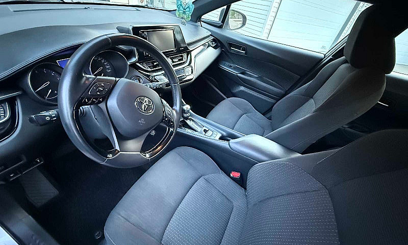 2018 Toyota C-Hr Xle...