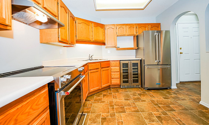250 5 St Se #301, Sa...