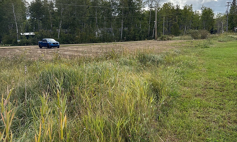 Large Lake Lot At De...