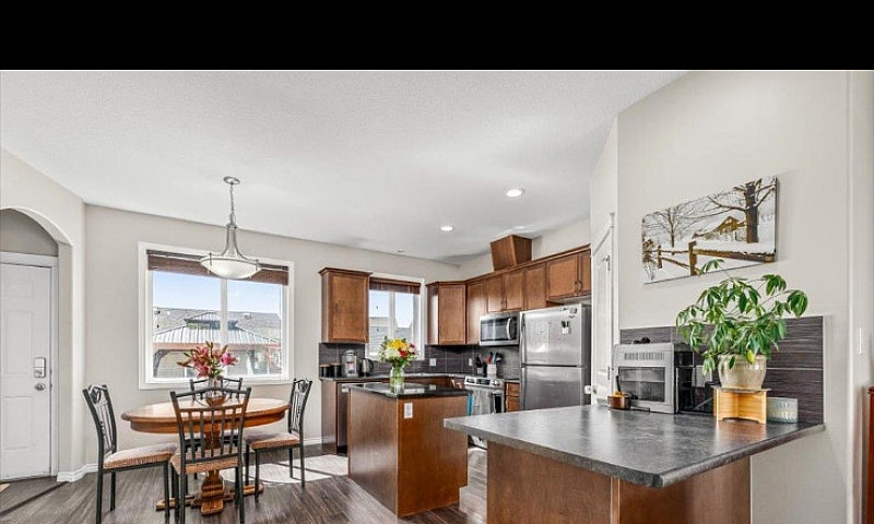 Selling Townhouse 98...