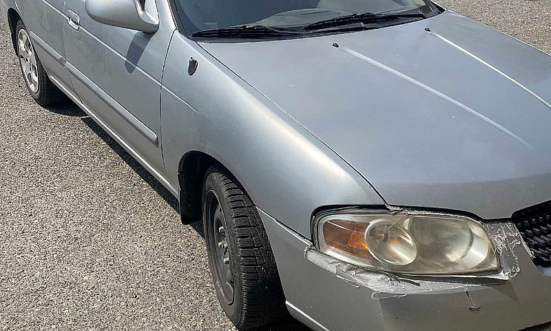 2003 Nissian Sentra...