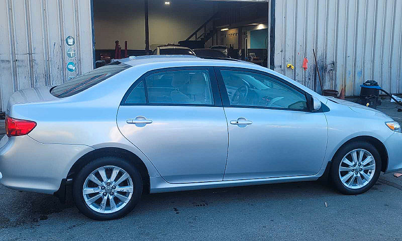 Toyota Corolla 2010...