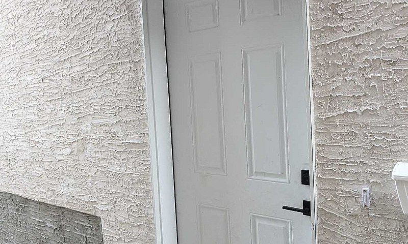 2 Bedroom Flat With ...