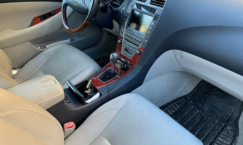 Lexus Es350...