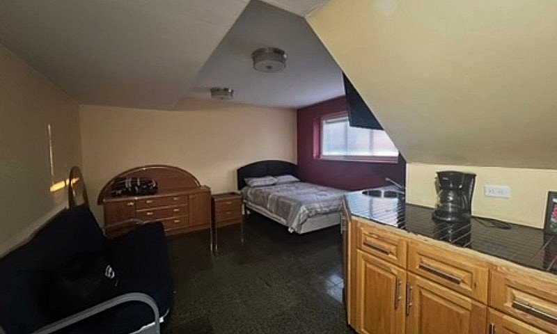 House For Rent / Mai...