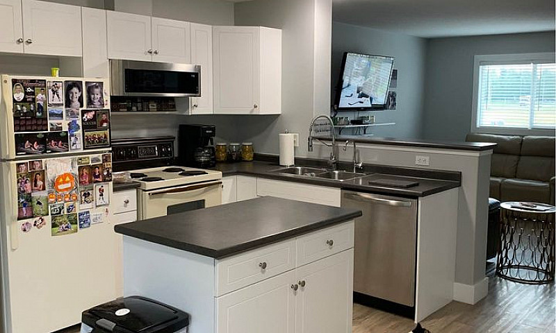 Condo For Sale. Moos...