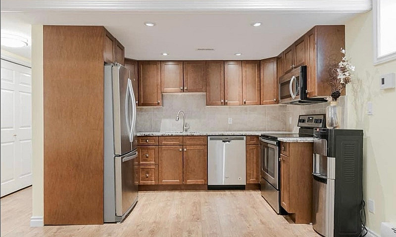 2 Bedroom Basement S...