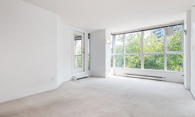 Unfurnished 2 Bedroo...
