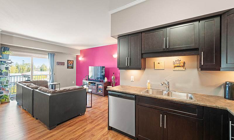 Condo Living In Selk...