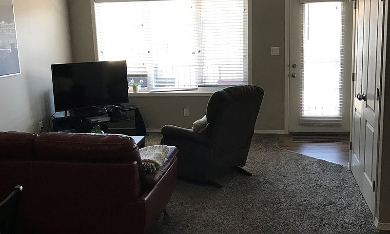 2 Bedroom - 1 Bathro...