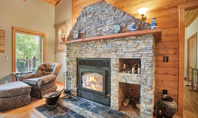 Stunning 3000+ Sq Ft...