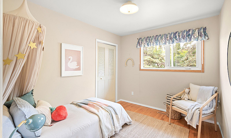 1353Sf Bungalow In N...