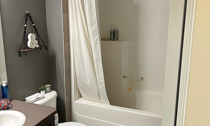 2 Bed 2 Bath Cozy Co...