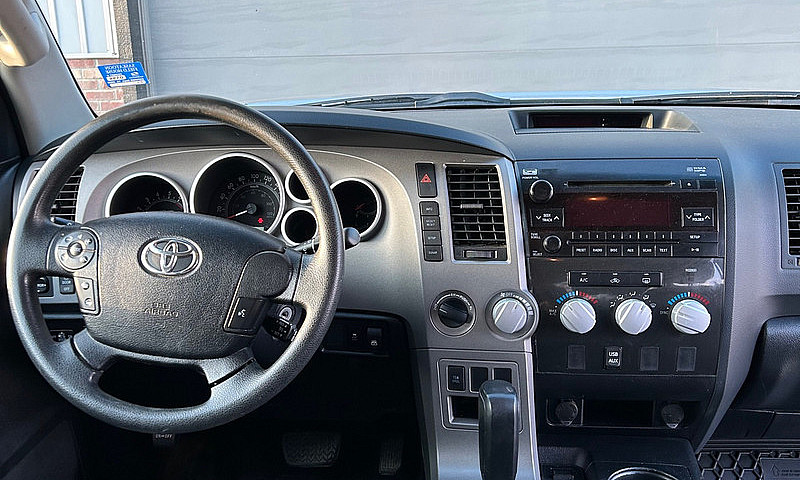 2013 Toyota Tundra C...