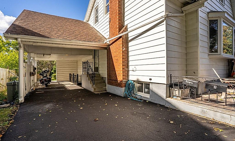 2 Bedrooms Basement ...