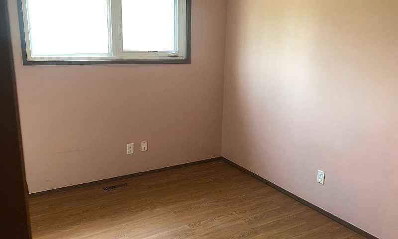 4 Bedroom Split Leve...
