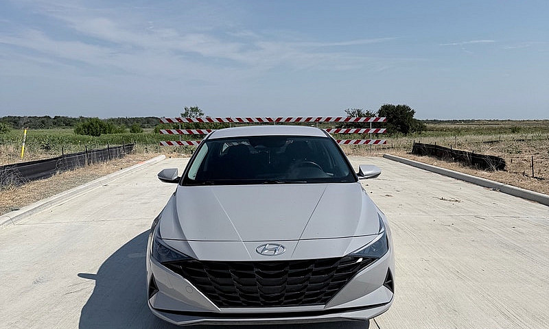  2022 Hyundai Elantr...