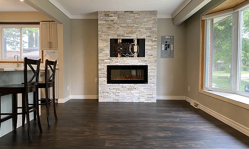 Spacious 3 Bdrm Uppe...