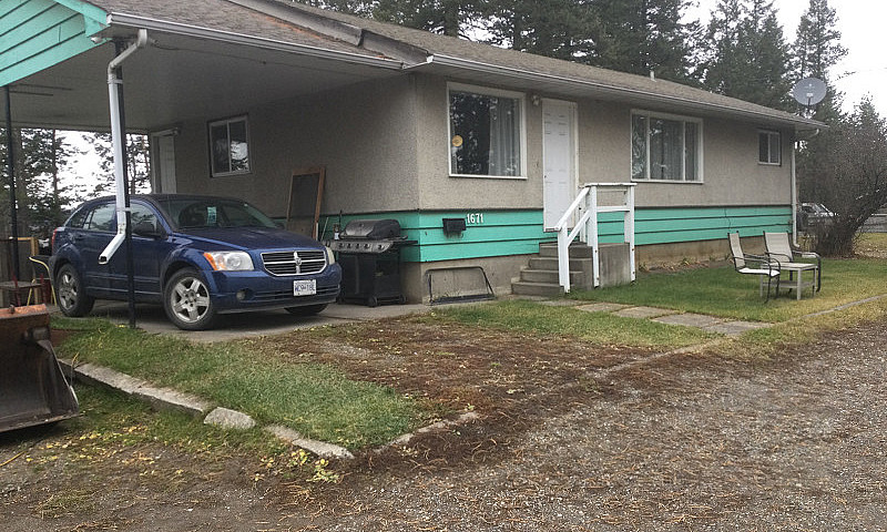 2 Houses On 2.16 Acr...