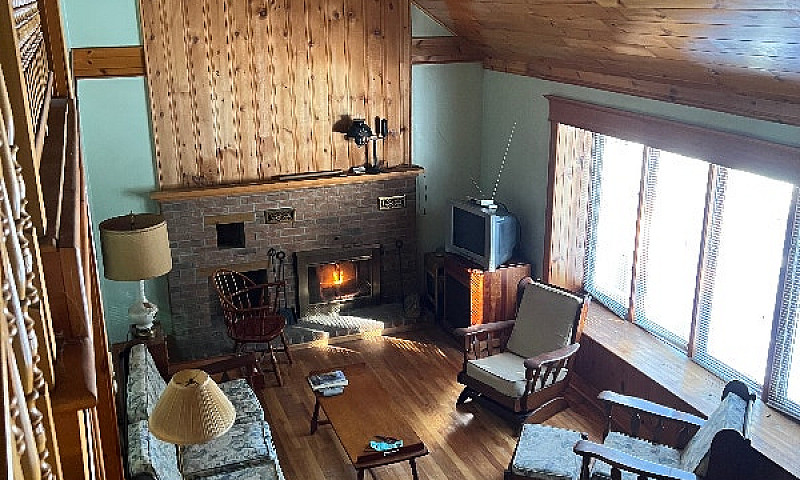 3 Bedroom Country Ho...
