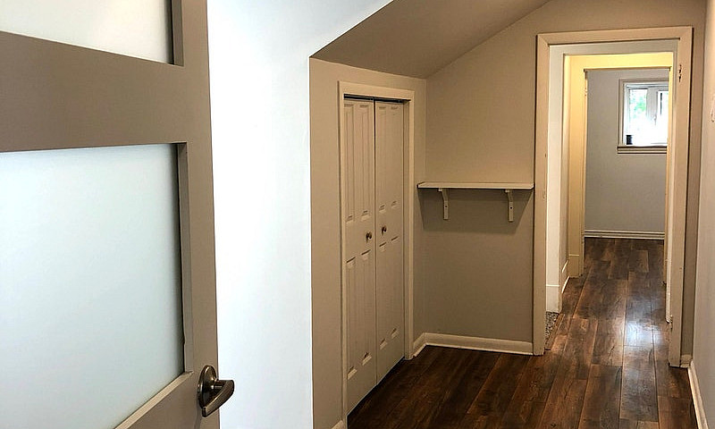 Bright 1+ Bedroom Up...