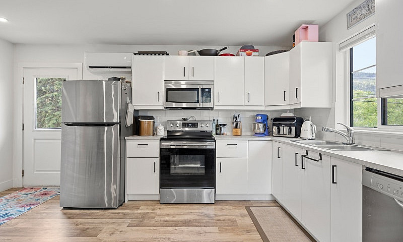 2 Bed 1 Bath Suite...