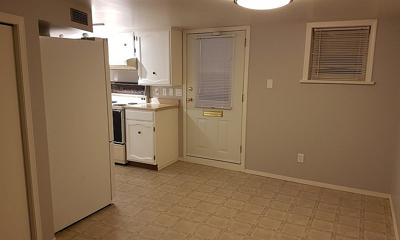 2Bed 1Ba Bsmt Suite...