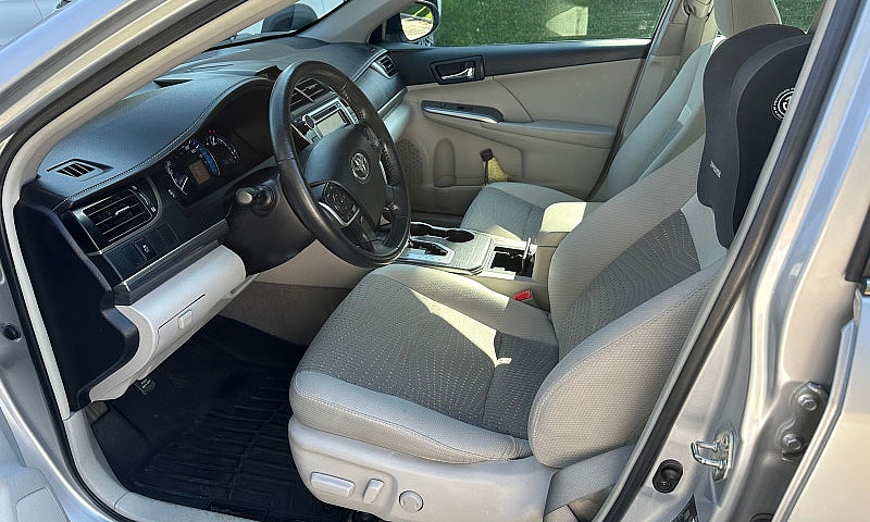 2014 Toyota Camry Hy...