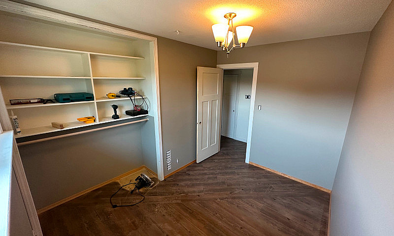 3 Bedroom Upstairs O...