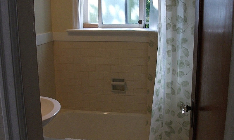 Lovely 2 Bed/1Bath N...