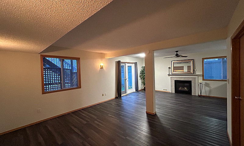 Walkout Basement Sui...