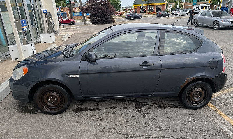 2010 Hyundai Accent ...