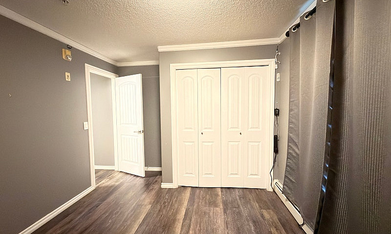 Fully Renovated 2 Be...